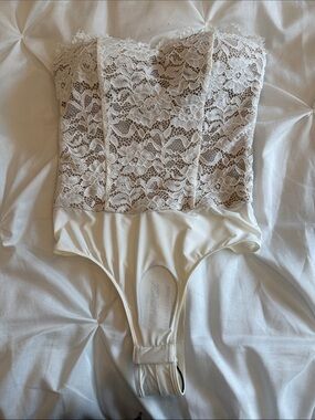NWOT GENERATION LOVE Ivory Lace Strapless Bodysuit